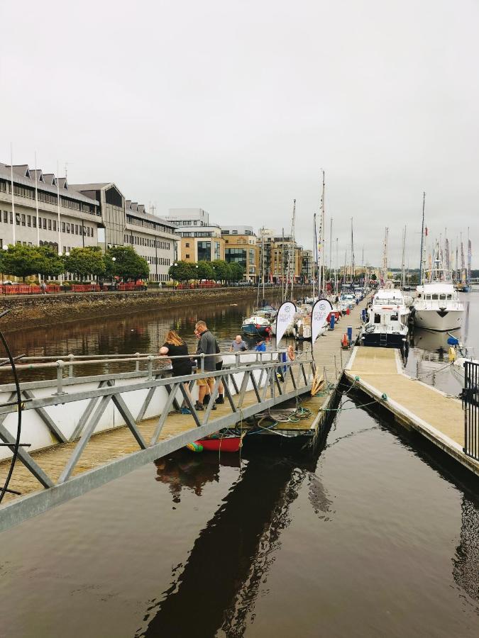 Derry-Londonderry City Centre Waterfront Appartment Extérieur photo