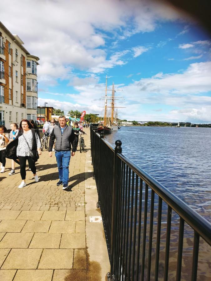 Derry-Londonderry City Centre Waterfront Appartment Extérieur photo